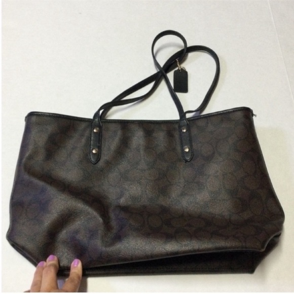 Coach Signature Canvas Tote - Picture 3 of 16